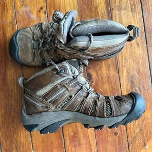 Keen womens hiking boots